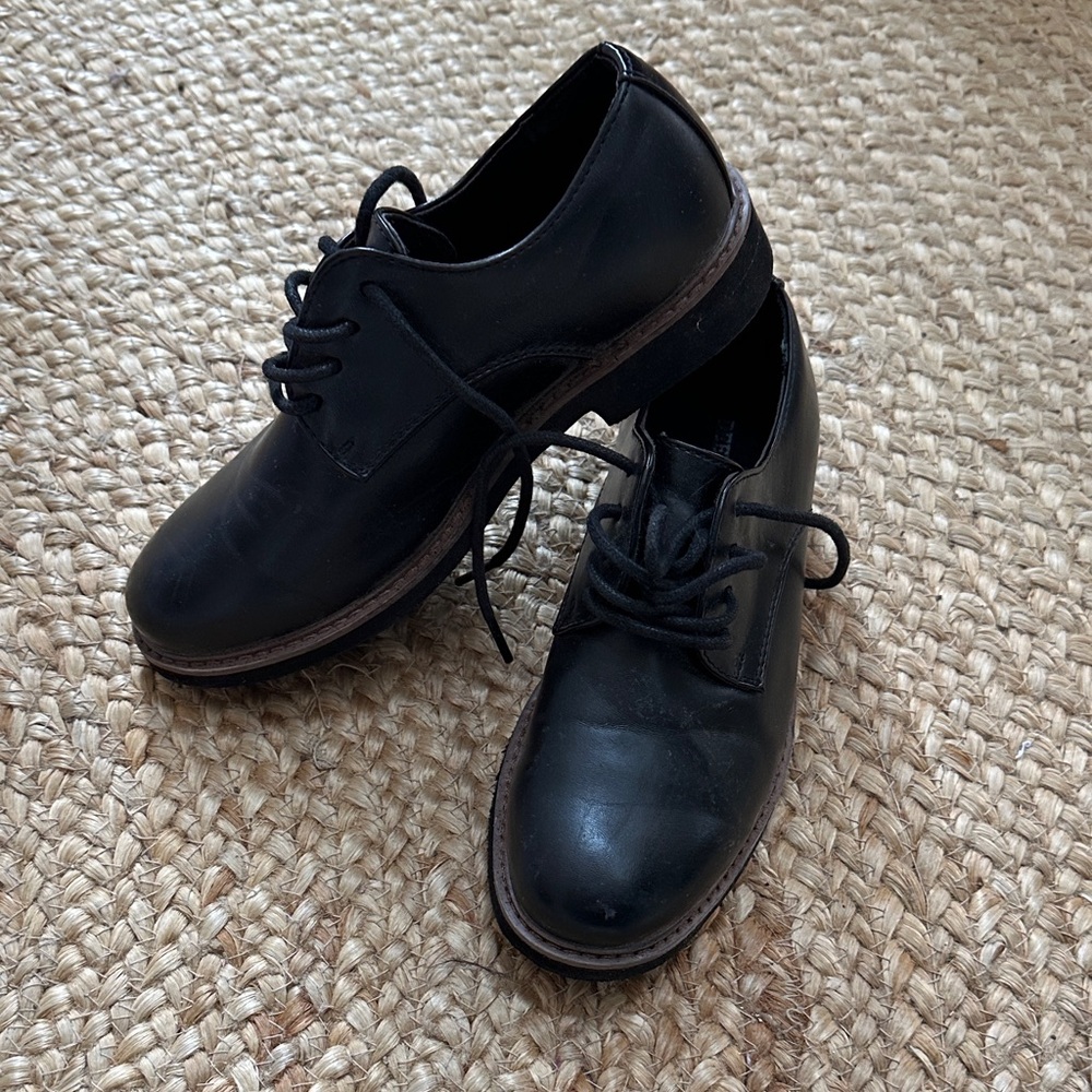 Boys Deer Stag dress shoes size 13.5